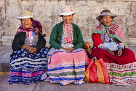 Peruvian_ladies_LOW