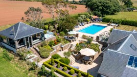 Holiday_Rental_Devon_pool_and_ga